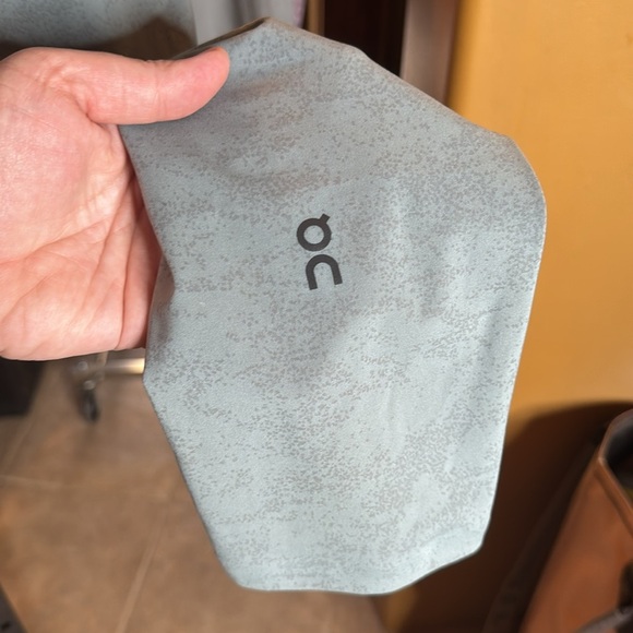 On Running Women's ON Running Tights 7/8 Sea Blue Size Small - Picture 9 of 14